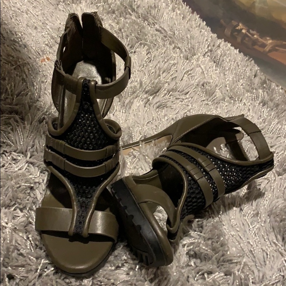 BCBG heels